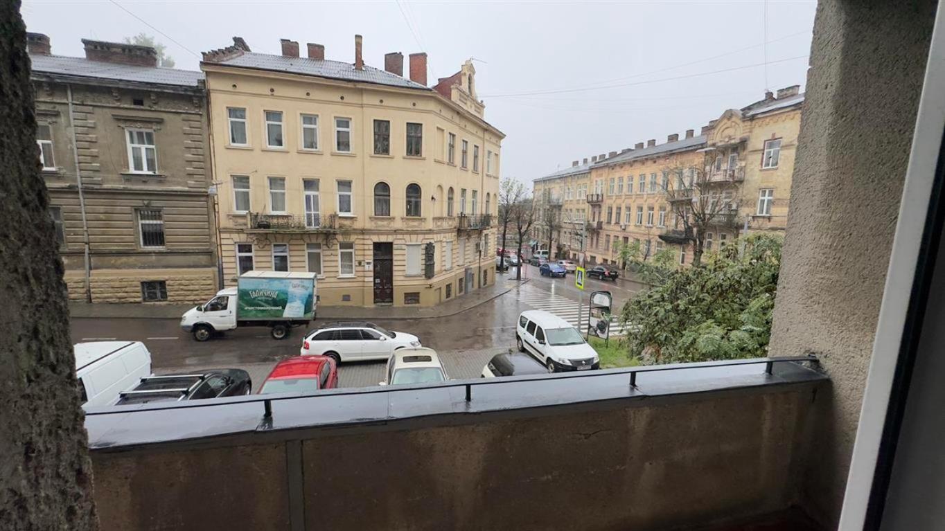 Сімейний номер із балконом